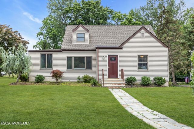 89 Oak Hill Road, Middletown, NJ 07748