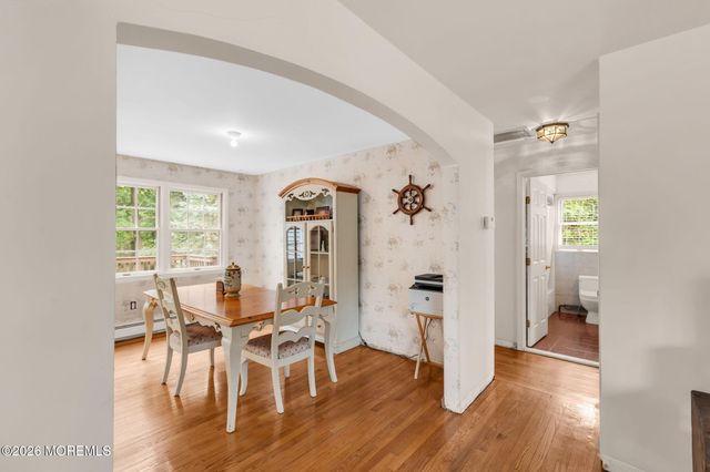 89 Oak Hill Road, Middletown, NJ 07748