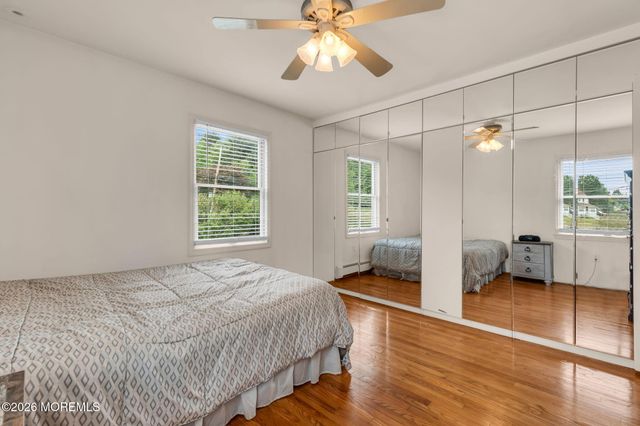 89 Oak Hill Road, Middletown, NJ 07748