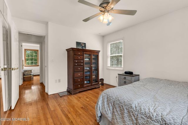 89 Oak Hill Road, Middletown, NJ 07748