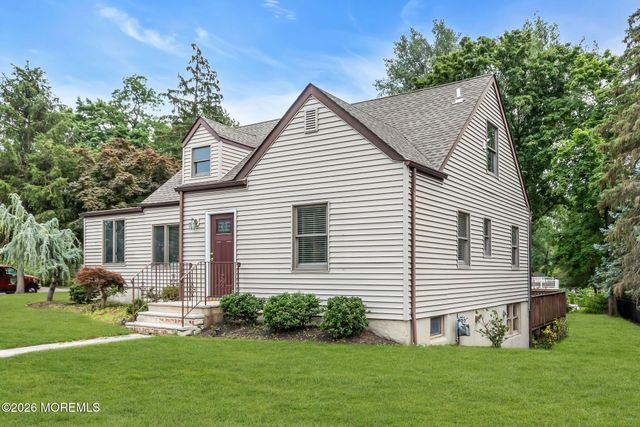 89 Oak Hill Road, Middletown, NJ 07748
