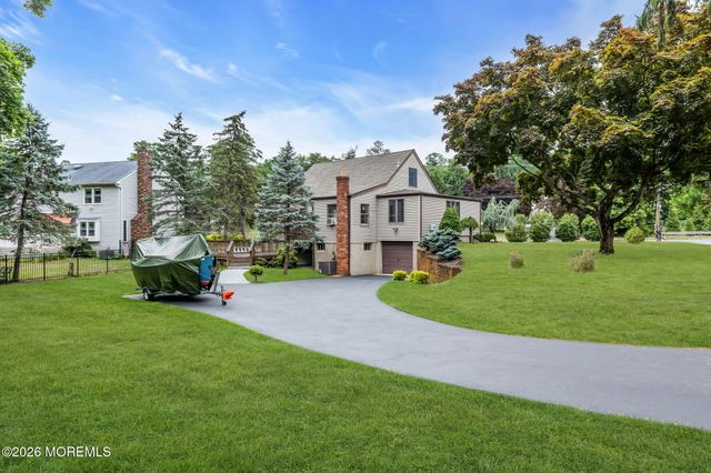 89 Oak Hill Road, Middletown, NJ 07748