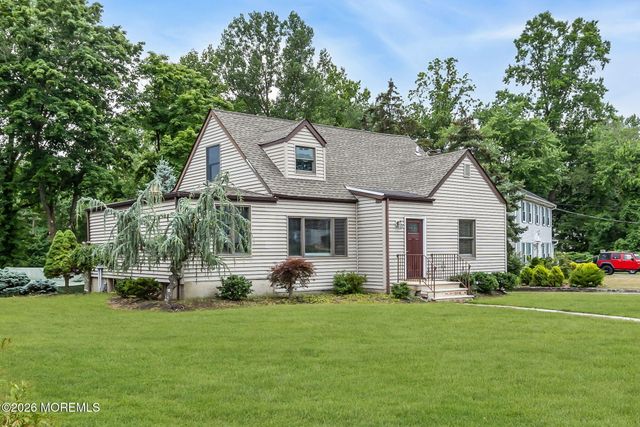 89 Oak Hill Road, Middletown, NJ 07748