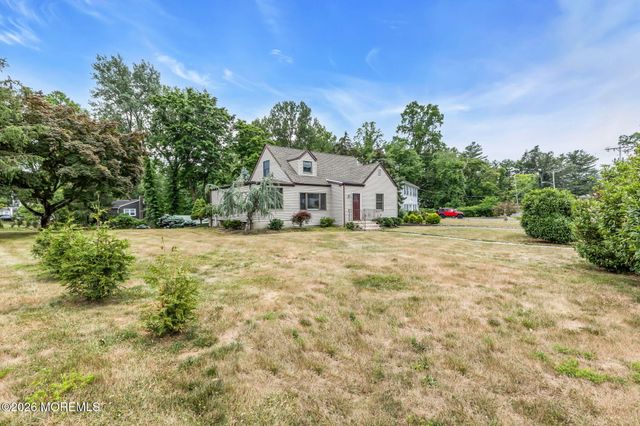 89 Oak Hill Road, Middletown, NJ 07748