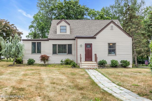89 Oak Hill Road, Middletown, NJ 07748