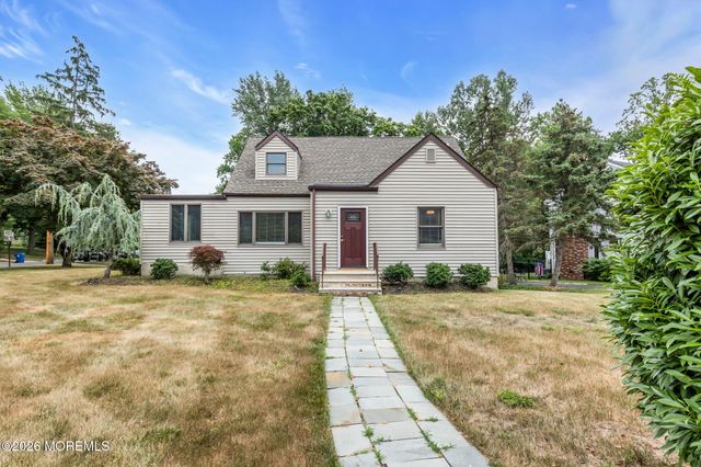 89 Oak Hill Road, Middletown, NJ 07748