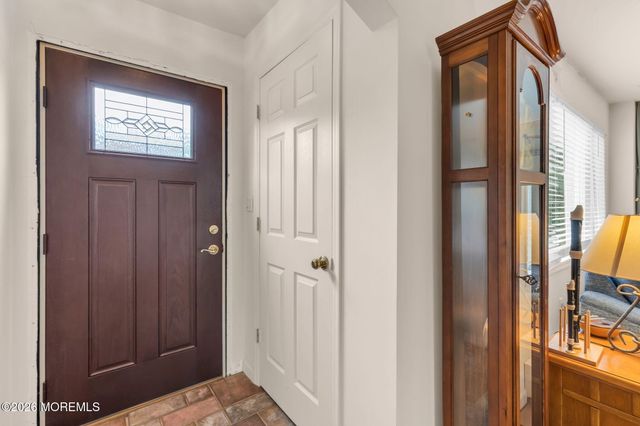 89 Oak Hill Road, Middletown, NJ 07748
