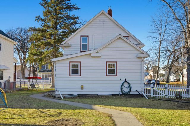 823 3rd Street N, Fargo, ND 58102