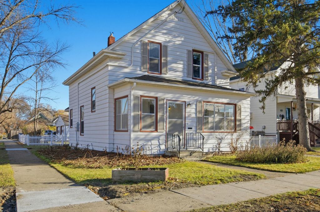 823 3rd Street N, Fargo, ND 58102
