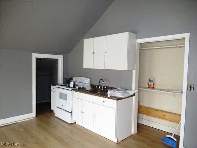 2007 Midlothian Boulevard, Youngstown, OH 44502