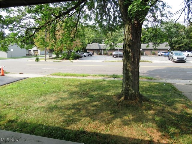 2007 Midlothian Boulevard, Youngstown, OH 44502