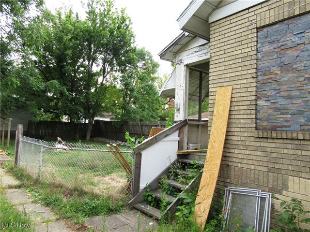 2007 Midlothian Boulevard, Youngstown, OH 44502