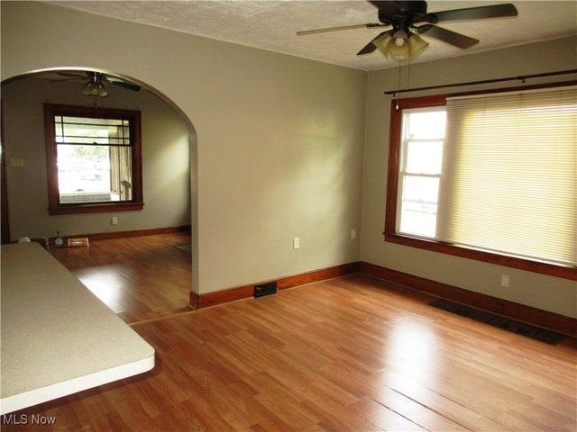 2007 Midlothian Boulevard, Youngstown, OH 44502