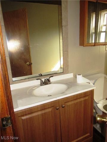 2007 Midlothian Boulevard, Youngstown, OH 44502