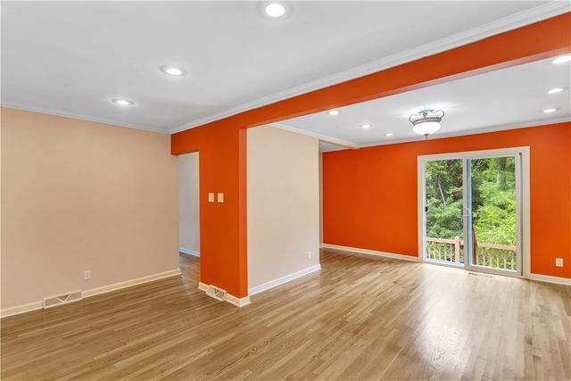 5095 Keiners Ln, Robinson Twp, PA 15205