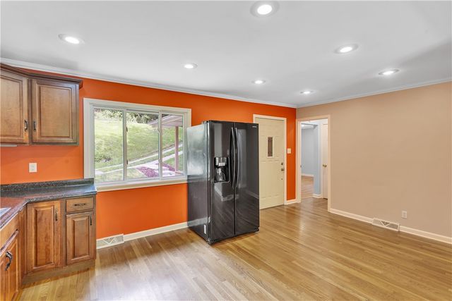 5095 Keiners Ln, Robinson Twp, PA 15205