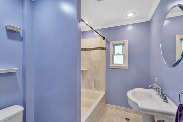 5095 Keiners Ln, Robinson Twp, PA 15205