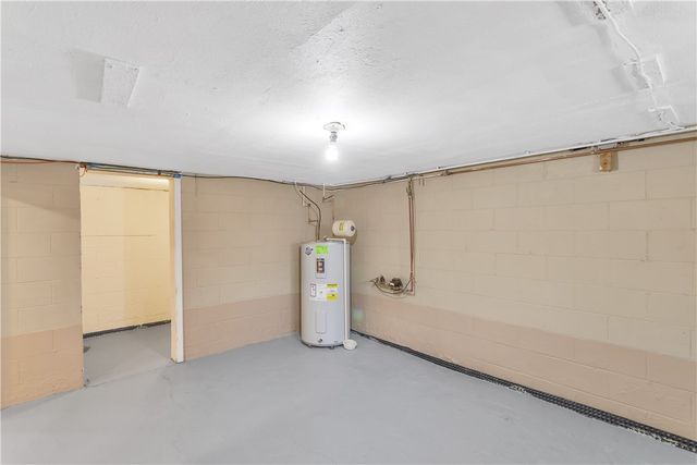 5095 Keiners Ln, Robinson Twp, PA 15205