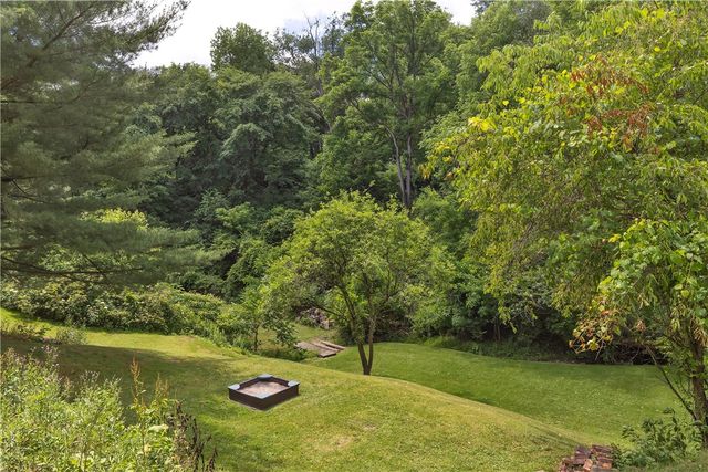 5095 Keiners Ln, Robinson Twp, PA 15205