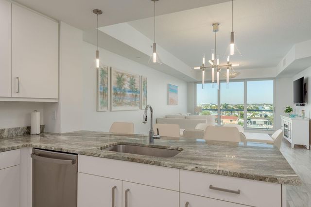 415 ISLAND WAY 402, Clearwater Beach, FL 33767