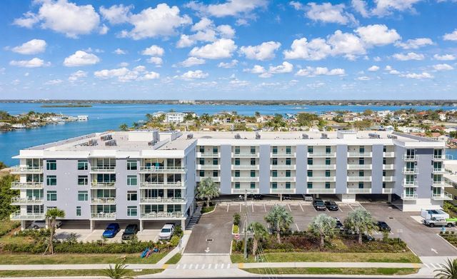 415 ISLAND WAY 402, Clearwater Beach, FL 33767