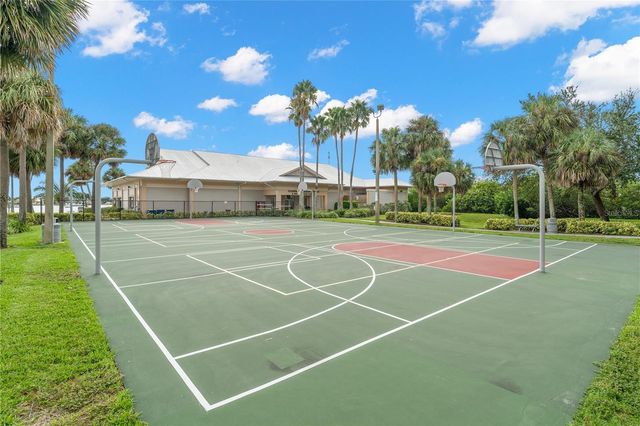 415 ISLAND WAY 402, Clearwater Beach, FL 33767