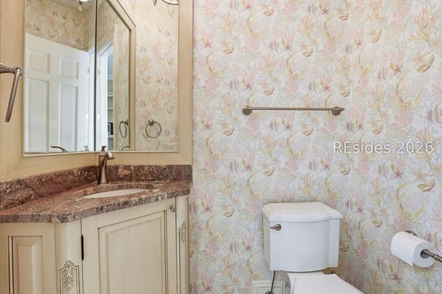 8 Leamington Ln, Hilton Head Island, SC 29928