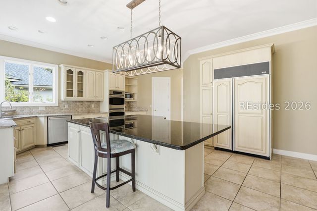 8 Leamington Ln, Hilton Head Island, SC 29928