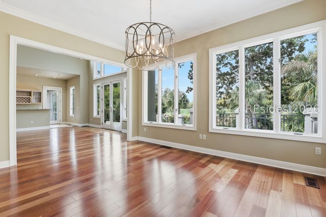 8 Leamington Ln, Hilton Head Island, SC 29928