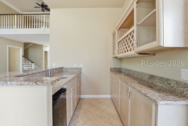 8 Leamington Ln, Hilton Head Island, SC 29928