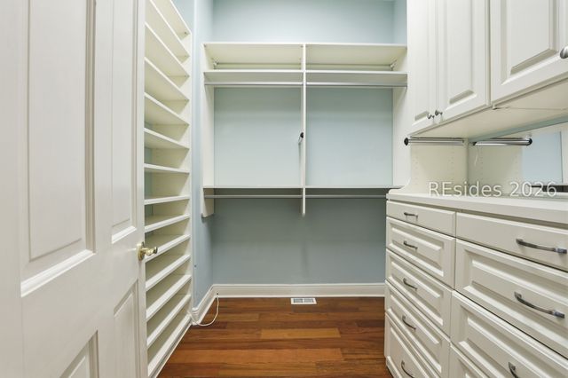 8 Leamington Ln, Hilton Head Island, SC 29928