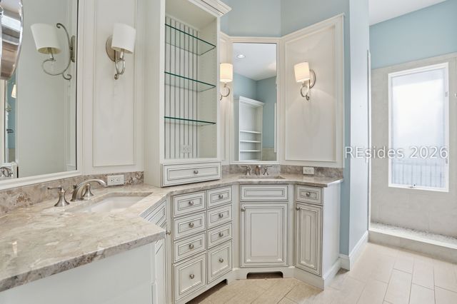 8 Leamington Ln, Hilton Head Island, SC 29928