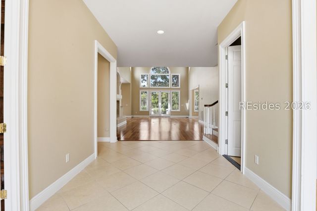 8 Leamington Ln, Hilton Head Island, SC 29928