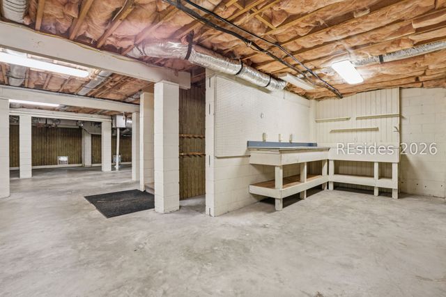 8 Leamington Ln, Hilton Head Island, SC 29928