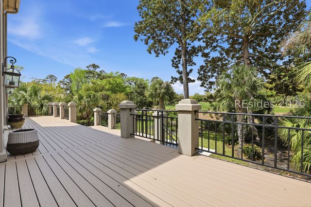 8 Leamington Ln, Hilton Head Island, SC 29928