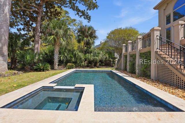 8 Leamington Ln, Hilton Head Island, SC 29928