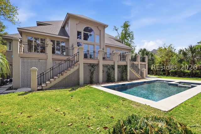 8 Leamington Ln, Hilton Head Island, SC 29928