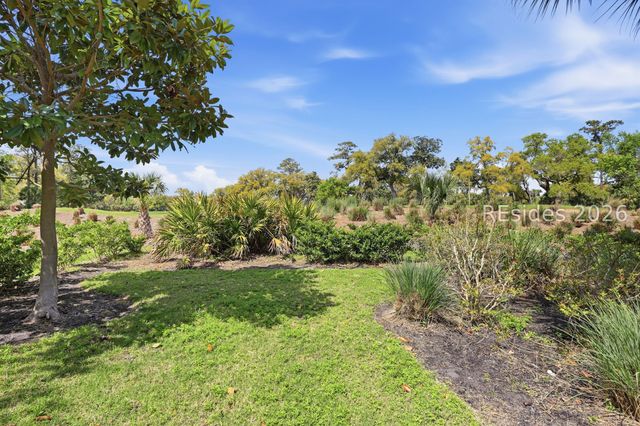 8 Leamington Ln, Hilton Head Island, SC 29928