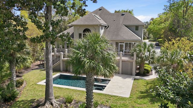 8 Leamington Ln, Hilton Head Island, SC 29928