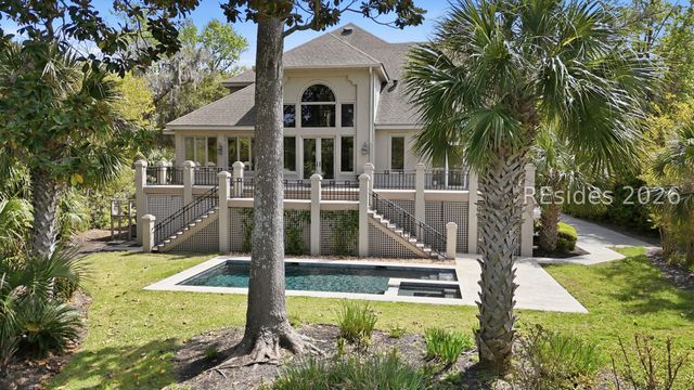 8 Leamington Ln, Hilton Head Island, SC 29928