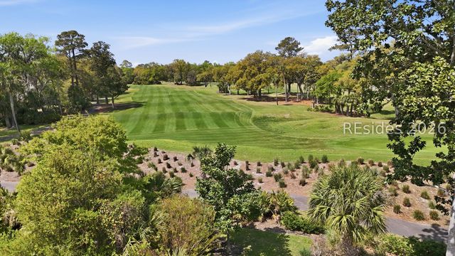 8 Leamington Ln, Hilton Head Island, SC 29928