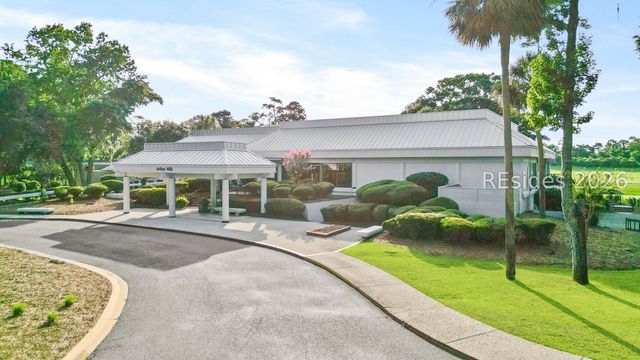 8 Leamington Ln, Hilton Head Island, SC 29928