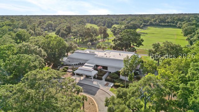 8 Leamington Ln, Hilton Head Island, SC 29928