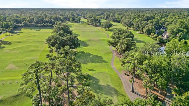 8 Leamington Ln, Hilton Head Island, SC 29928