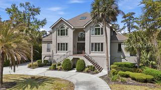 8 Leamington Ln, Hilton Head Island, SC 29928