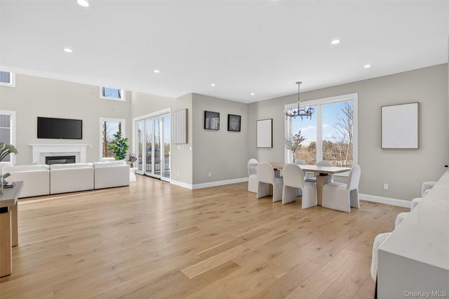 24 Wildwood Drive, Rock Tavern, NY 12575