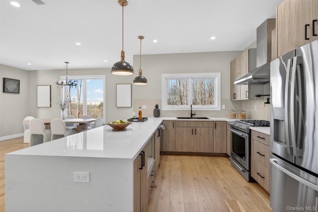 24 Wildwood Drive, Rock Tavern, NY 12575