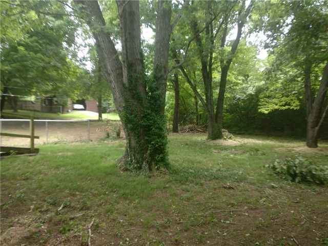 1351 N Stephens Avenue, Fayetteville, AR 72703