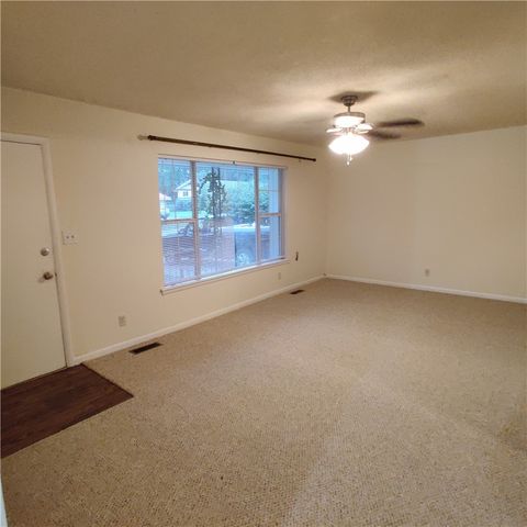 1351 N Stephens Avenue, Fayetteville, AR 72703