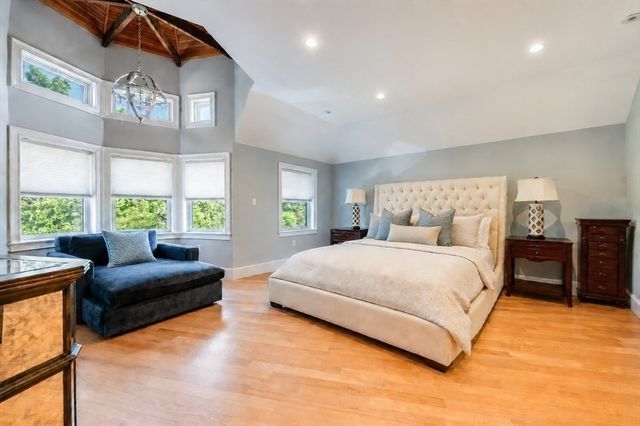84 Westbourne Terrace 84, Brookline, MA 02446
